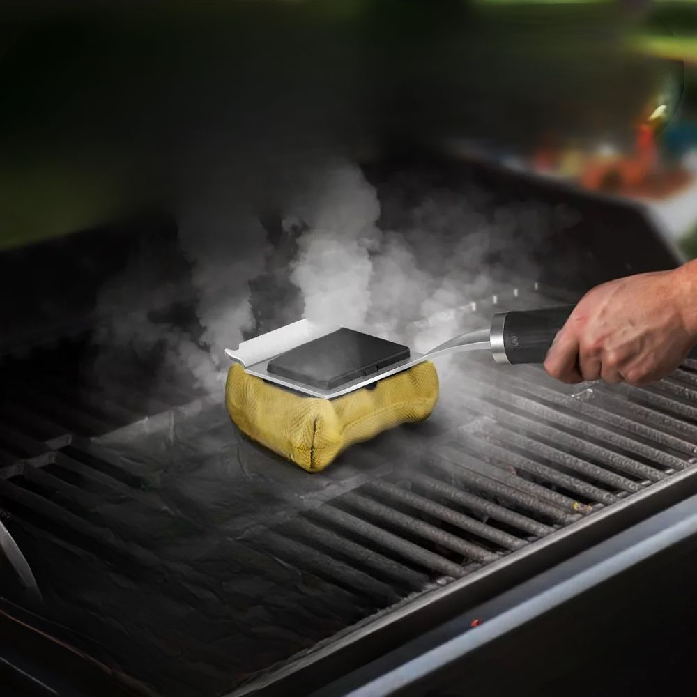 Durable Grill Cleaning Brush – Bristle-Free and Safe